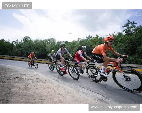 世界自行车跨国车队合作推动教练共享平台，国际自行车联盟(uci)